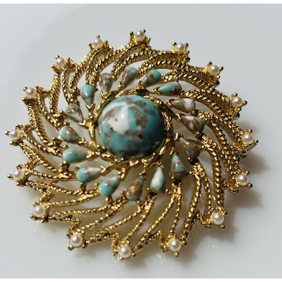 Vintage 1972 SARAH COVENTRY signed gold tone “Azure Skies” round Brooch - Picture 2 of 6